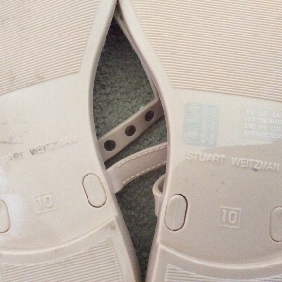 Stuart Weitzman T-Strap Tan/Cream Pearl Embossed Jelly Sandals Size 10 - Picture 3 of 3